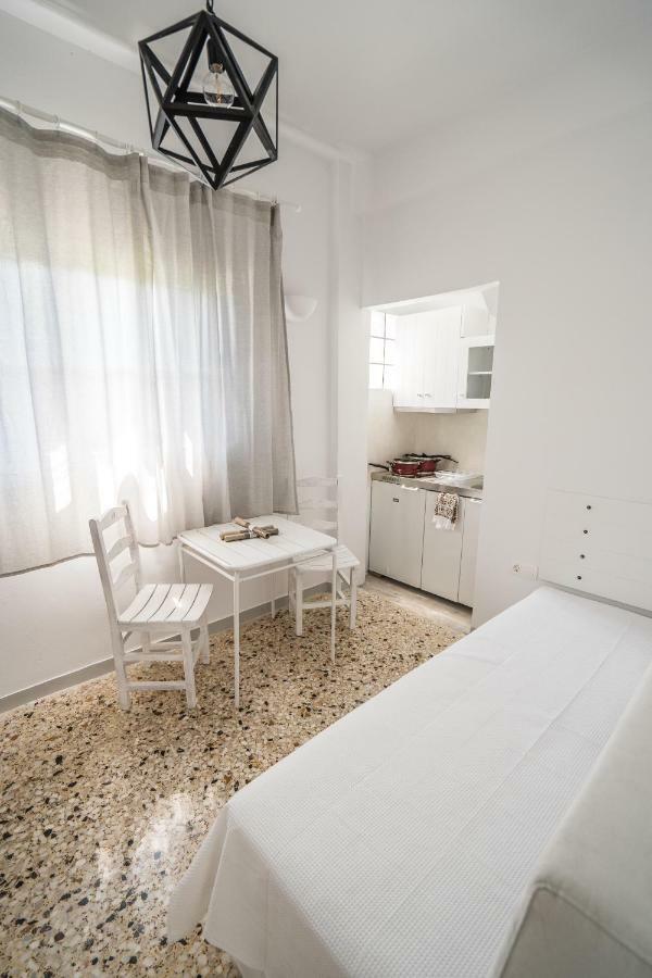 Esmeralda Apartments Apollonía Esterno foto